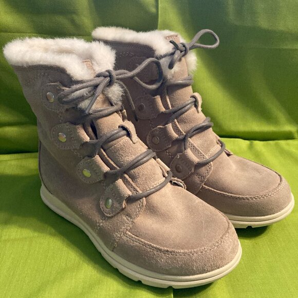 Sorel Women's Tan Winter Boots with White Lining - Picture 1 of 5